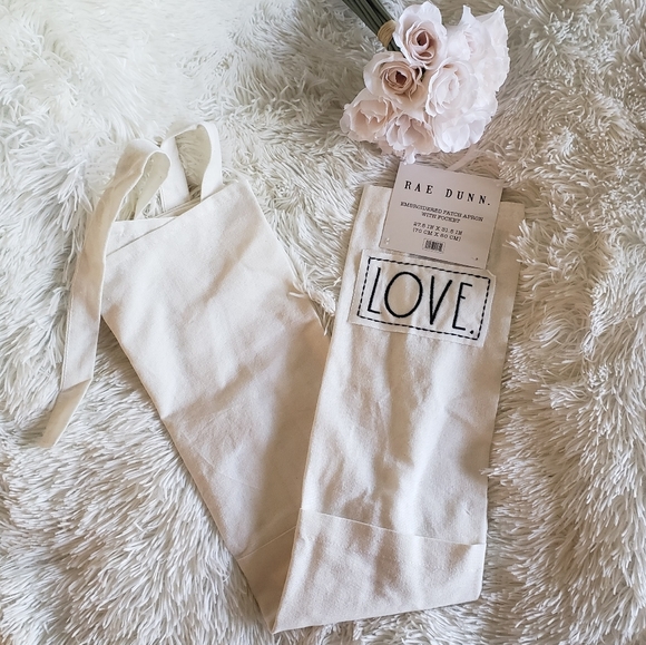 Brand New Rae Dunn Embroidered Patch Apron with Pocket - Picture 5 of 5